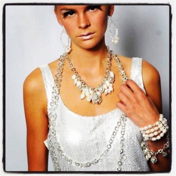 COPY - Mother’s Day super sale NWT jewelry set mom 3 pieces Scandinavian import… - Picture 7 of 16